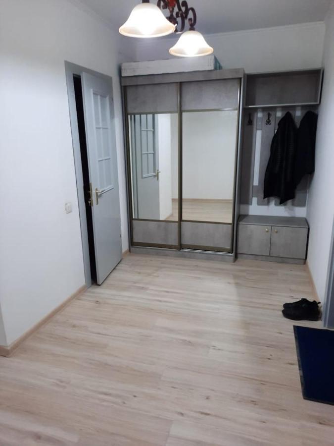 Diplomat - 2 Apartment Bishkek Exterior photo