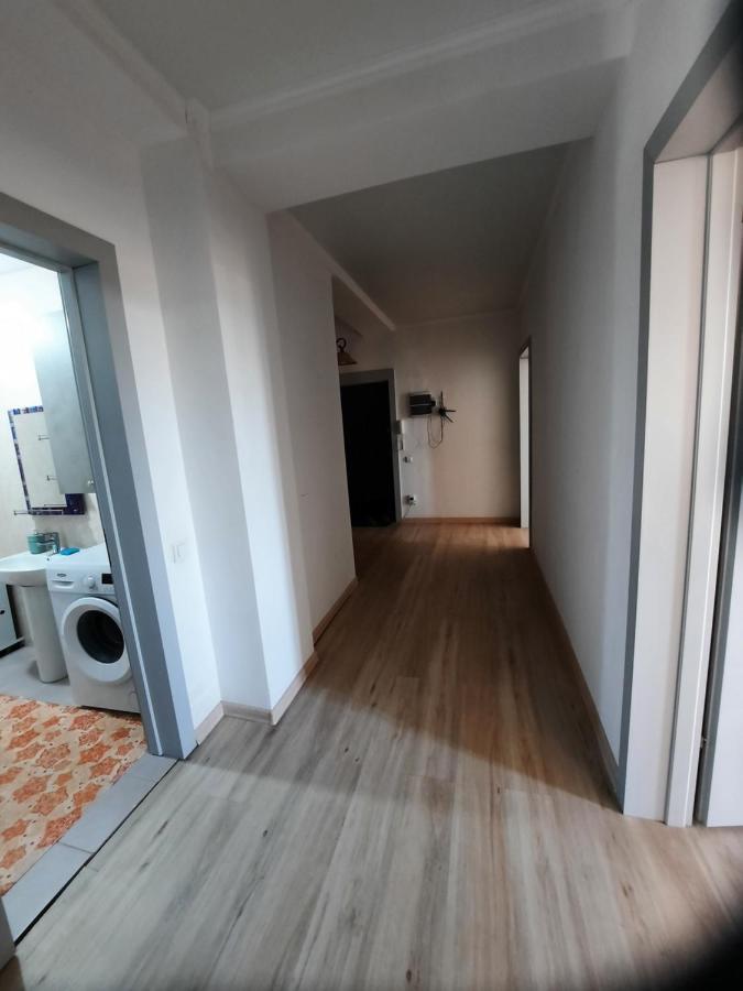 Diplomat - 2 Apartment Bishkek Exterior photo