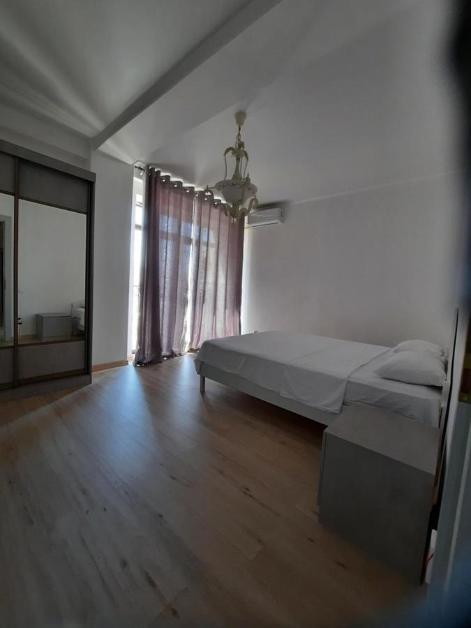 Diplomat - 2 Apartment Bishkek Exterior photo